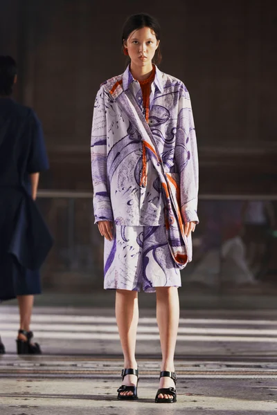 Look 48